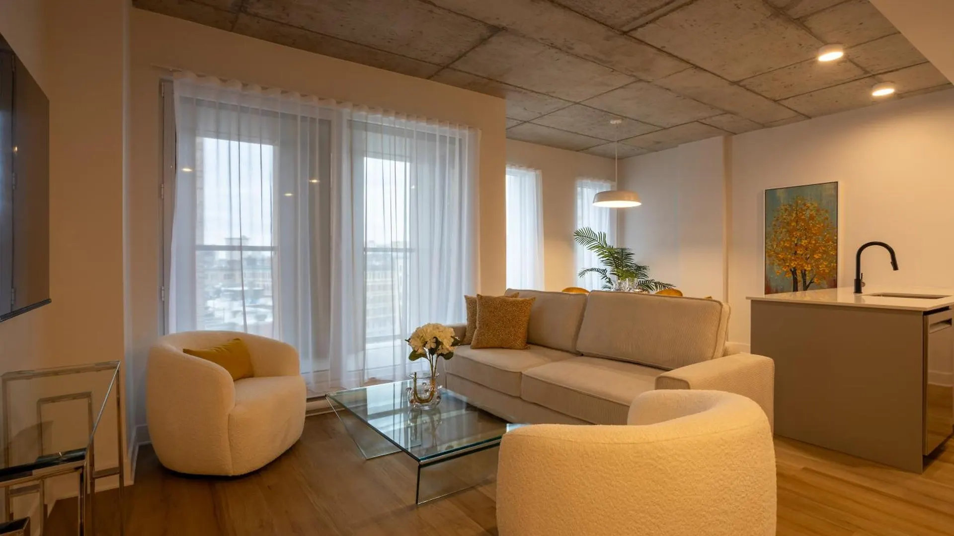 Echoes Of Chic 2Br Hideaway In Old Port Montreal