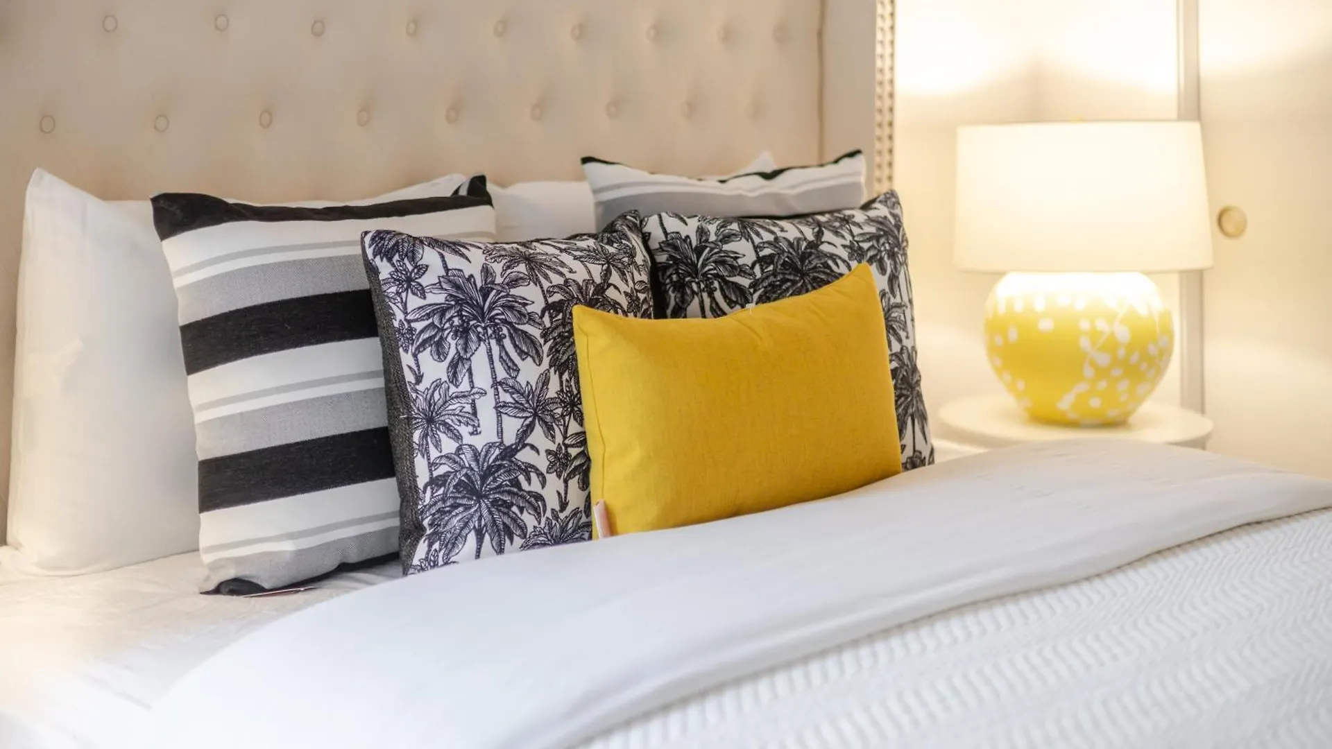 Echoes Of Chic 2Br Hideaway In Old Port Montreal