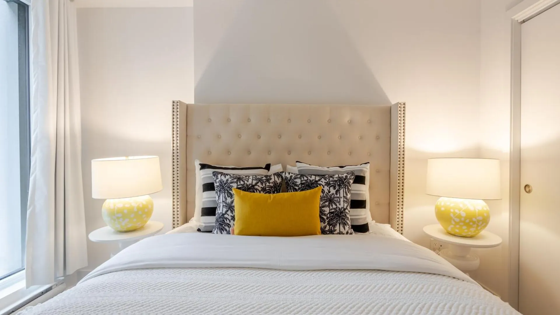 Echoes Of Chic 2Br Hideaway In Old Port Montreal 0*,  Canada