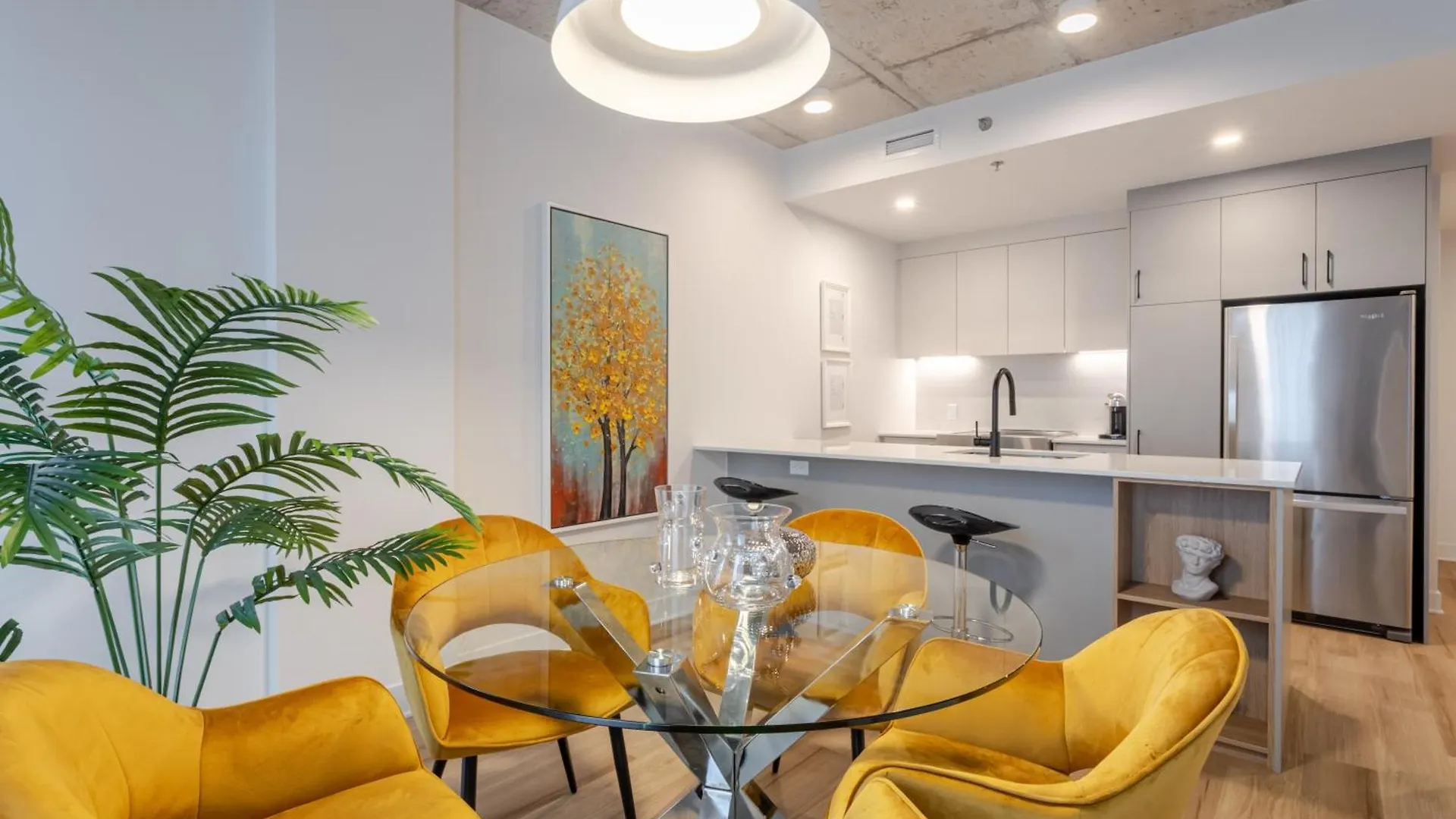Apartment Echoes Of Chic 2Br Hideaway In Old Port Montreal
